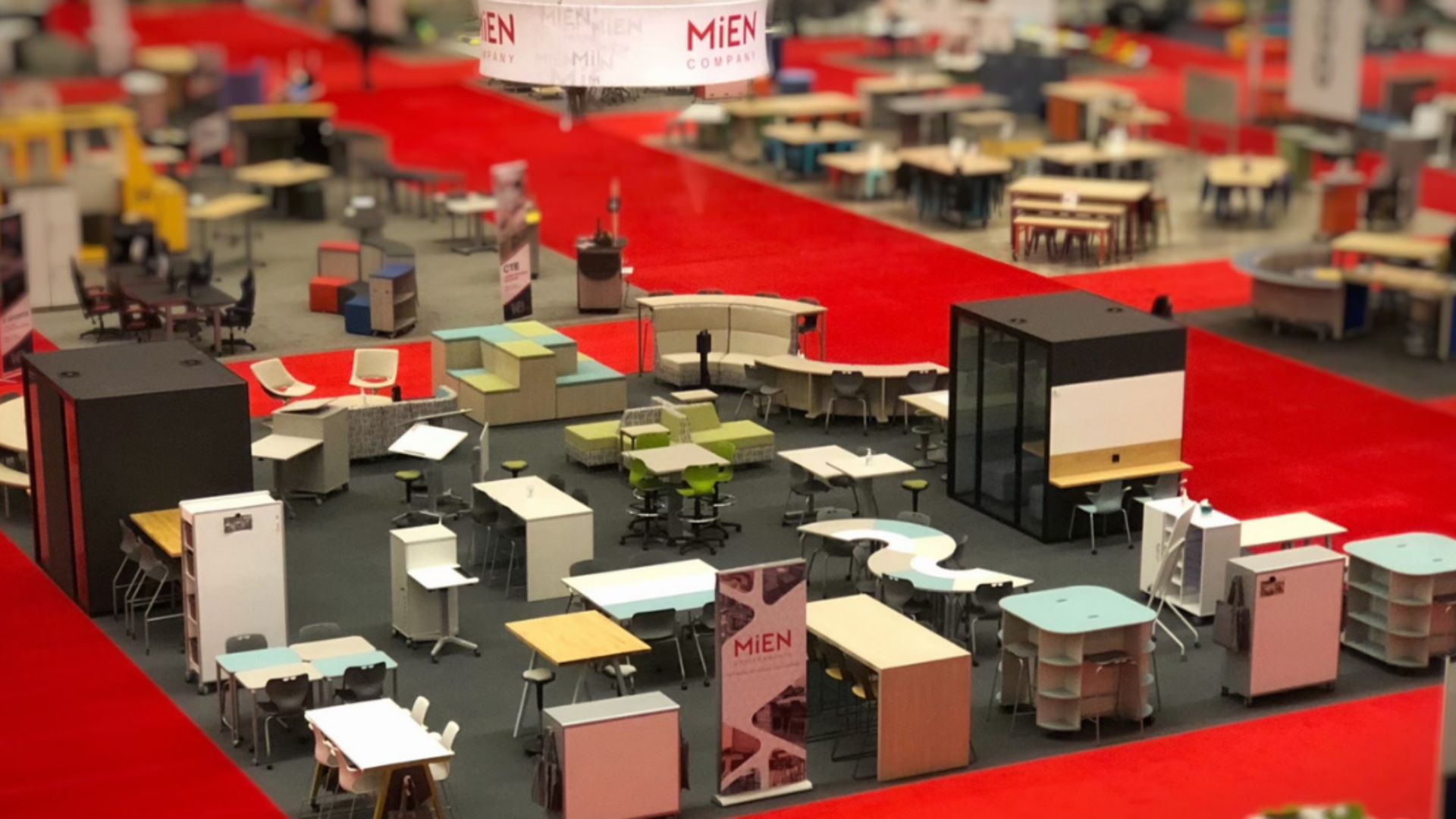 MiEN Heads to Key Education Conferences to Close Out 2025